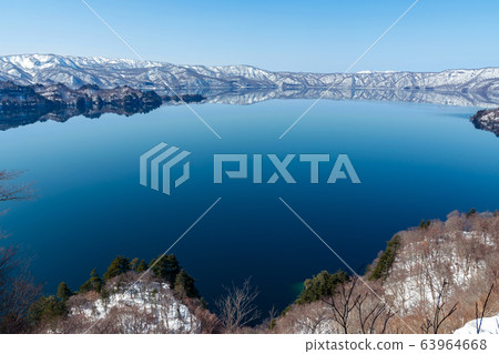 [青森縣十和田湖]十和田湖初春：從View湖看的十和田湖是一個廣闊的全景 63964668