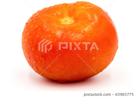 Close up of wet red tomatoe 63965775