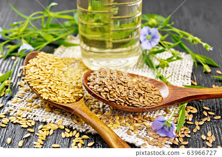 Flaxen white and brown in spoons with oil on board Flaxen white and brown in spoons with oil on board 63966727