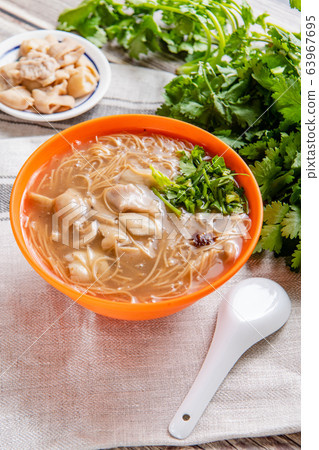 台灣麵條，台灣麵條，大腸麵條，大腸麵條，大腸，牡蠣，牡蠣面 63967695