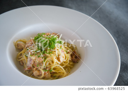 Creamy Italian pasta with beacon, Cabonara Creamy Italian pasta with beacon, Cabonara 63968525