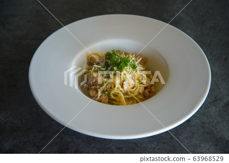 Homemade Carbonara pasta, spaghetti with pance Homemade Carbonara pasta, spaghetti with pance 63968529