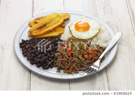 帕韋洪·克里奧爾洛 63969824