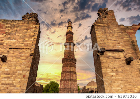 Qutub Minar New Delhi, India, The tallest minaret Qutub Minar New Delhi, India, The tallest minaret 63973016