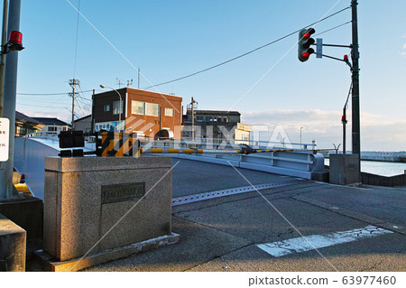 Toyama Prefecture / Dough Nakabashi (one of the world's rare cantilever swivel bridges) A selection of 100 historical and cultural assets of a fishing village that we want to preserve 63977460