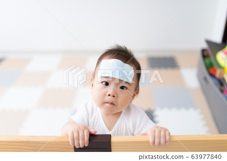 forehead, febrifuge, baby gate 63977840