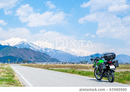 自行車旅行(早春的安zu野市) 自行車旅行(早春的安zu野市) 63980980