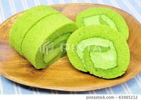 Matcha roll cake 63985212