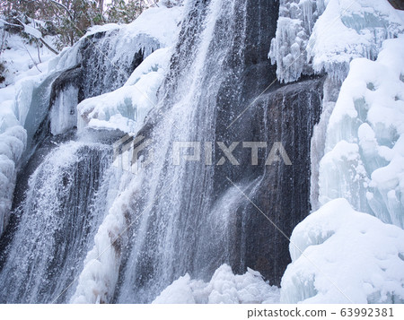 Trout view waterfall Winter 63992381
