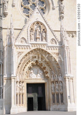 假設大教堂，克羅地亞薩格勒布的立面 63993450