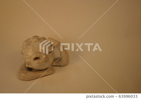 Thinking girl 63996033