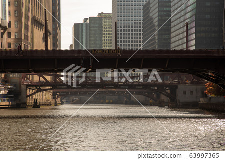 Bridges along the river in Chicago 63997365