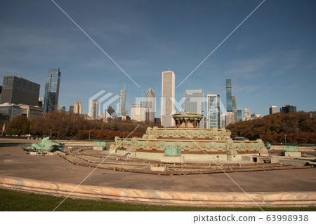Buckingham, fountain at Grant Park 63998938