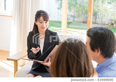 Business woman, couple, consultation, living 63999690