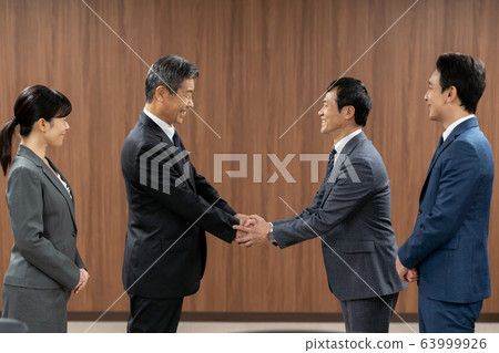 Businessmen, business talk, handshake 63999926