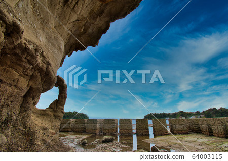 Ishikawa Prefecture Ninety nine Bay 64003115