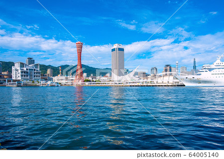 Kobe Port and luxury liner 64005140