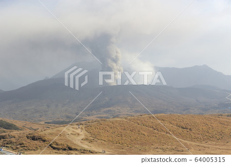 阿蘇火山羽和車道（Kusasenrigahama，阿蘇全景線） 64005315