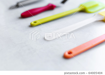 Set of multi-colored silicone spatulas, kitchen 64005404