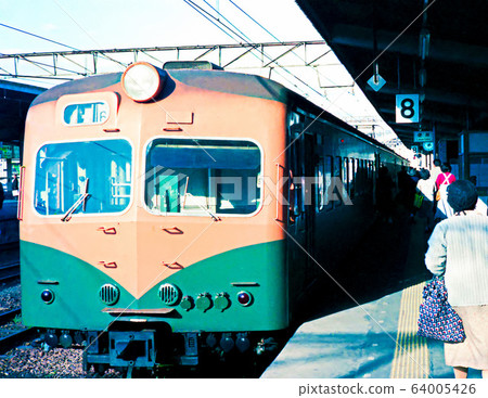 Old Shonan train Old Shonan train 64005426