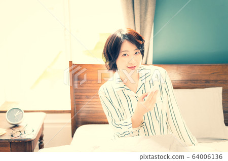 臥室婦女的生活方式 臥室婦女的生活方式 64006136