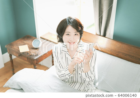 臥室婦女的生活方式 臥室婦女的生活方式 64006140