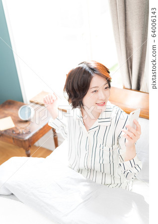 臥室婦女的生活方式 臥室婦女的生活方式 64006143