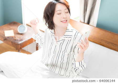臥室婦女的生活方式 臥室婦女的生活方式 64006144
