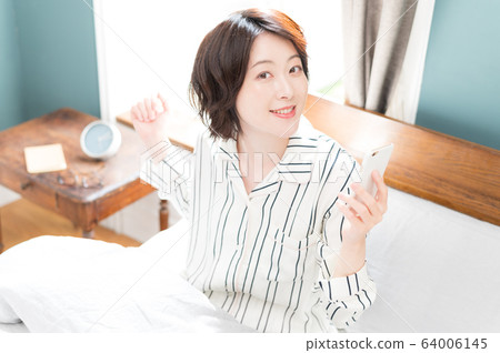 臥室婦女的生活方式 臥室婦女的生活方式 64006145