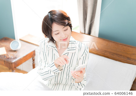 臥室婦女的生活方式 臥室婦女的生活方式 64006146