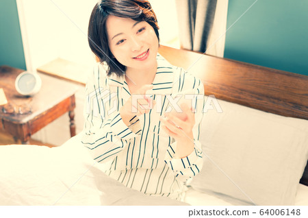 臥室婦女的生活方式 臥室婦女的生活方式 64006148