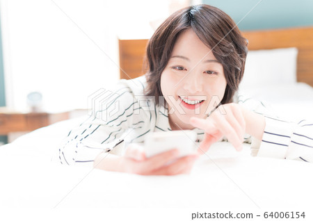 臥室婦女的生活方式 臥室婦女的生活方式 64006154