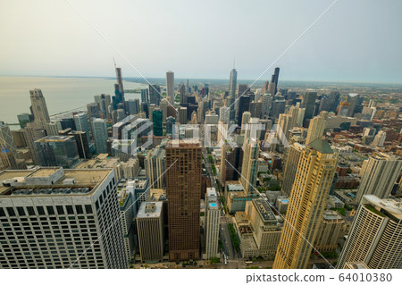 約翰·漢考克中心的美國伊利諾伊州芝加哥市景 約翰·漢考克中心的美國伊利諾伊州芝加哥市景 64010380