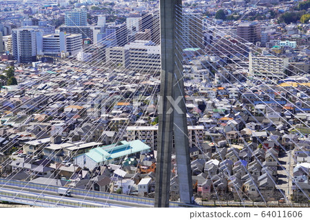 Hyogo Kawanishi City Bridge (Big Harp) and Residential Area (Spring, seen from Mt. May) 64011606