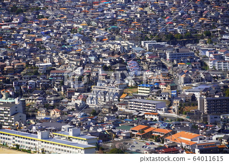 Residential area on the slopes of Hyogo, Kawanishi, and Takayama (spring, view from Mt. 64011615