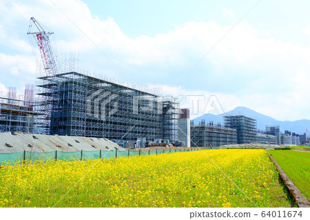 北陸新幹線正在建設中 64011674