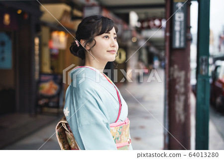 Kimono women Kimono women 64013280