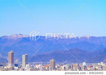 岐阜市,冬季城市景觀 岐阜市,冬季城市景觀 64016442