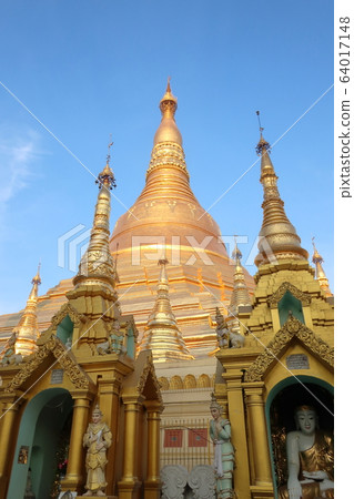 仰光(緬甸)黃金佛塔大金塔的著名旅遊勝地 仰光(緬甸)黃金佛塔大金塔的著名旅遊勝地 64017148