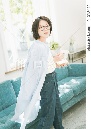 Female portrait 64018463