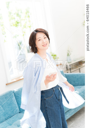 女性肖像 64018466