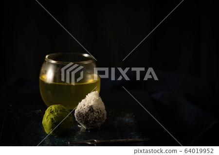 Stylish tea time right Aki 64019952