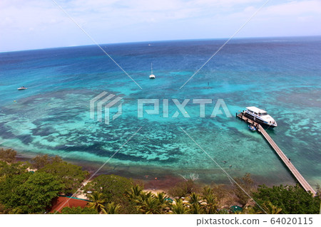 Amede Island Sea 64020115