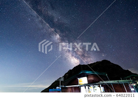 從肩上的小屋看到的北岳銀河[山梨縣] 64022011