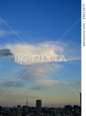 這座城市上空的浮雲 這座城市上空的浮雲 64023675