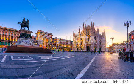 Sunrise at Duomo di Milano church in Milan, Italy Sunrise at Duomo di Milano church in Milan, Italy 64024741
