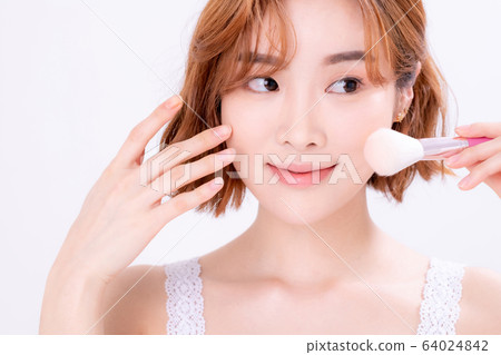 美容化妝女人 美容化妝女人 64024842