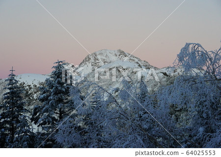 Mt. Shiomi from Mifushi Pass hut 64025553