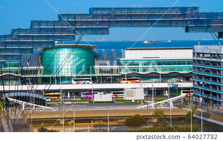 Tokyo Cityscape in Japan: New Corona Infection Spread, Protective Clothing, Quiet Haneda Airport = April 3 64027782