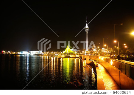 Night view of the Sai Van Lake Park and Macau 64030634